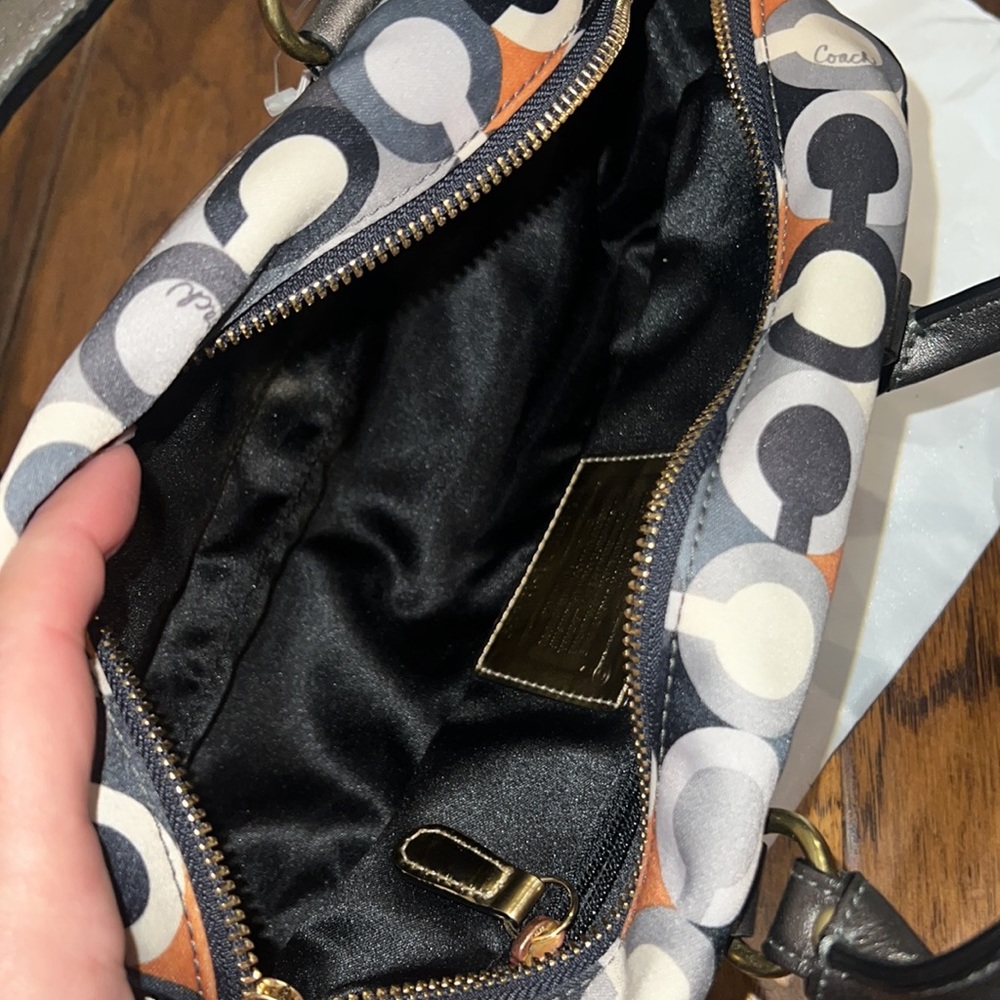 Coach Bag - Picture 5 of 8